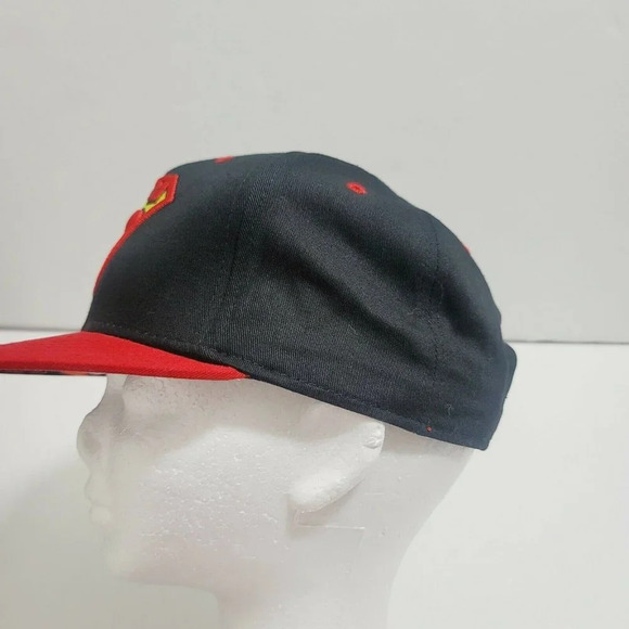 Dc Comic Men's Batman Hat Back Snap Button & Top Solid Black/Red - Picture 3 of 6